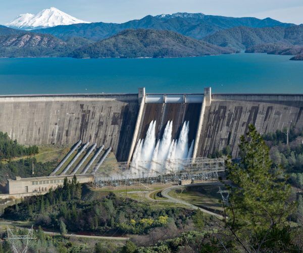 picture-shasta-dam-surrounded-by-roads picture-shasta-dam-surrounded-by-roads